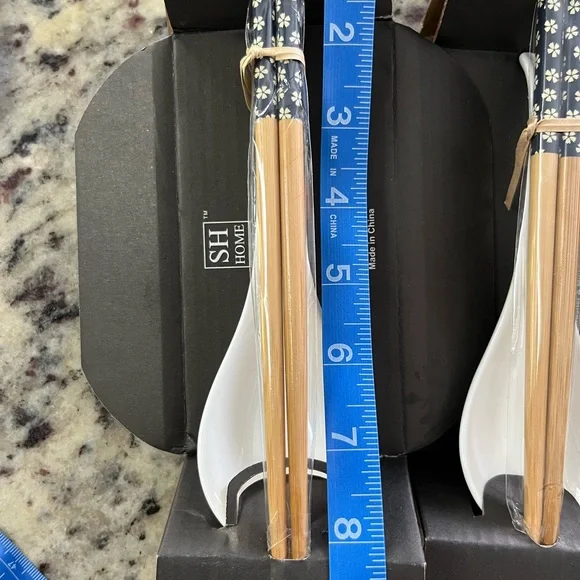 7 Elegant Blue and White Chopstick and Pho Spoon Sets - Picture 6 of 7